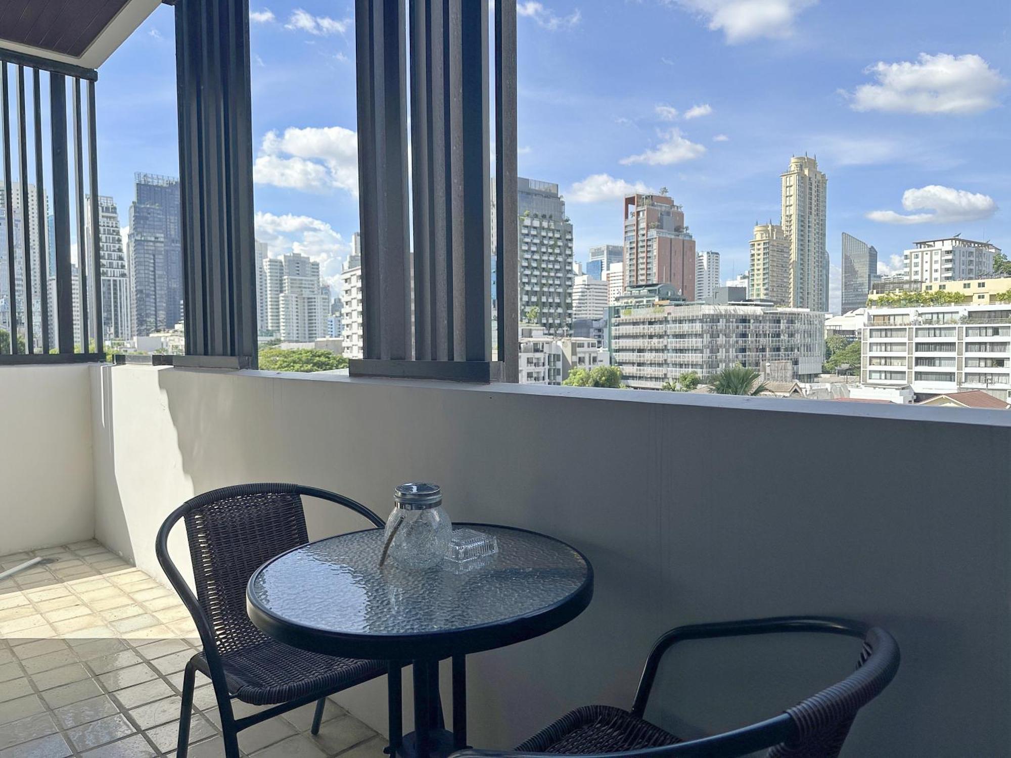 Spacious Sukhumvit Ment Near Emsphere Bts Phrom Phong Căn hộ
