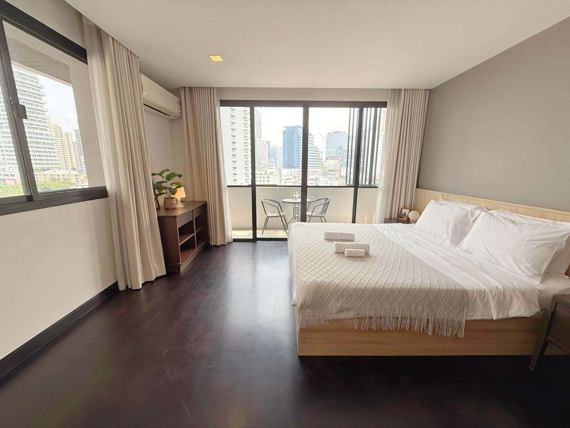 Spacious Sukhumvit Ment Near Emsphere Bts Phrom Phong Căn hộ *