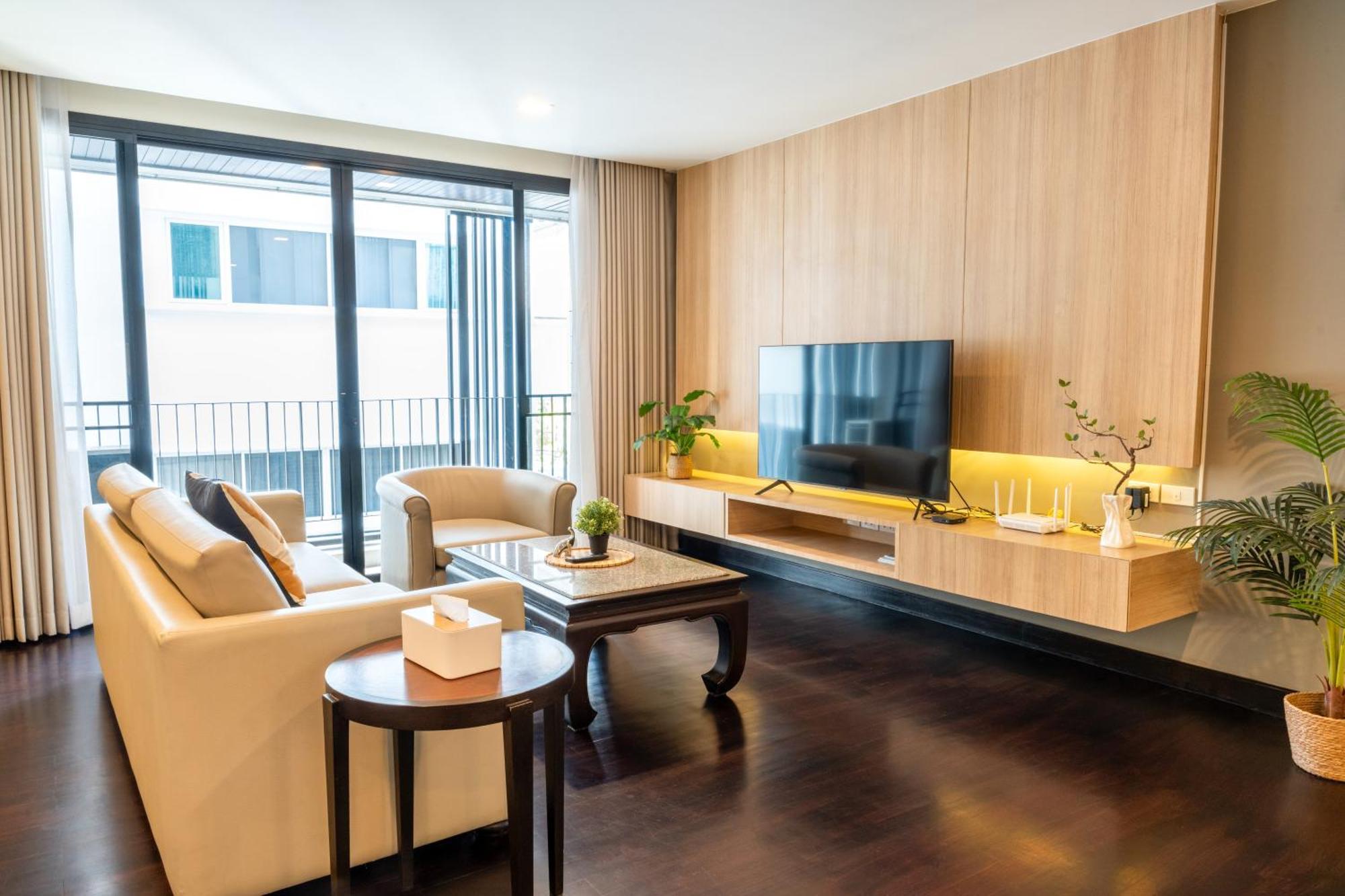 Spacious Sukhumvit Ment Near Emsphere Bts Phrom Phong *