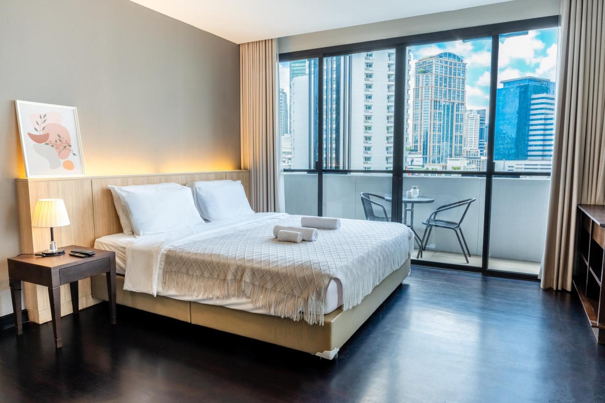 Spacious Sukhumvit Ment Near Emsphere Bts Phrom Phong Căn hộ Bangkok